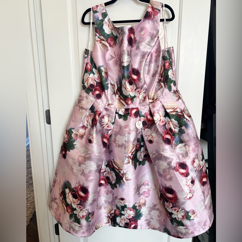 NWT Chi Chi London Floral Print Midi Dress: Plus Size 20